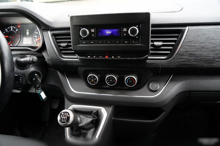 Renault TRAFIC III / BUS / 9 MIEJSC / PIERWSZY WŁAŚCICIEL / POLSKI SALON / 2022 ROK / zdjęcie 34