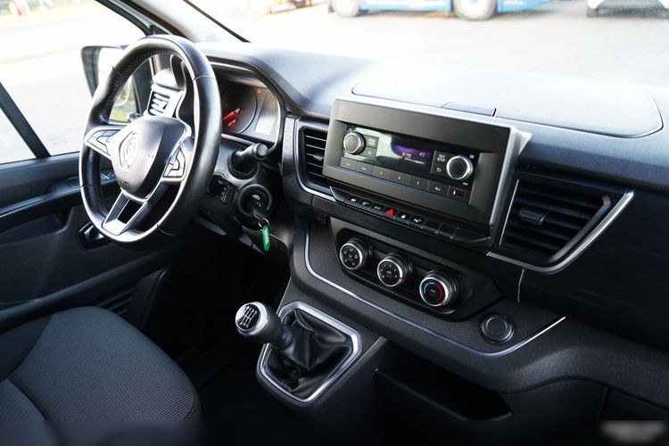 Renault TRAFIC III / BUS / 9 MIEJSC / PIERWSZY WŁAŚCICIEL / POLSKI SALON / 2022 ROK / zdjęcie 31