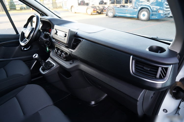 Renault TRAFIC III / BUS / 9 MIEJSC / PIERWSZY WŁAŚCICIEL / POLSKI SALON / 2022 ROK / zdjęcie 38