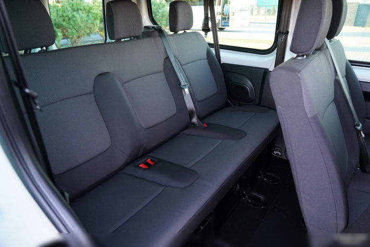 Renault TRAFIC III / BUS / 9 MIEJSC / PIERWSZY WŁAŚCICIEL / POLSKI SALON / 2022 ROK / zdjęcie 43