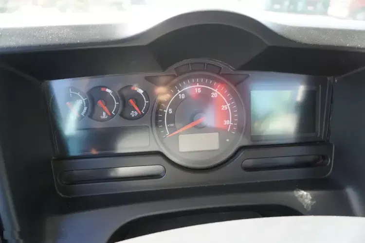 Renault C280 P4x2 E6 / HDS Fassi 5.6 t / Zasięg 8 m / Platforma 15 EPAL zdjęcie 22