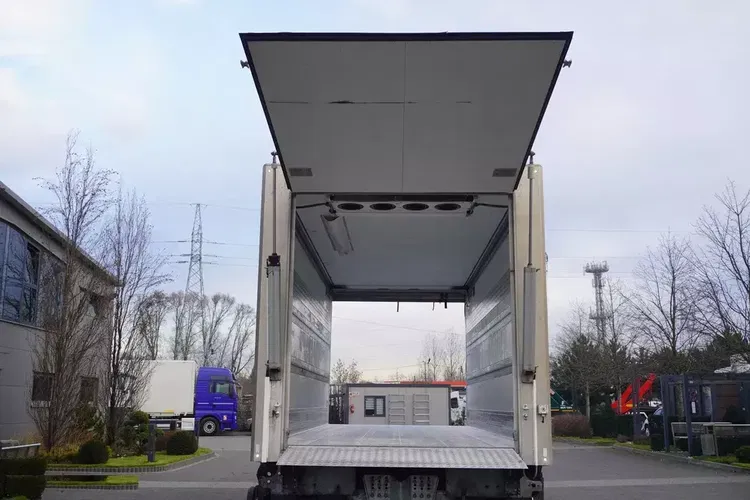 Inny Przyczepa chłodnia przejazdowa ROHR / Carrier Supra 850 / Winda Bär 2500 kg zdjęcie 10