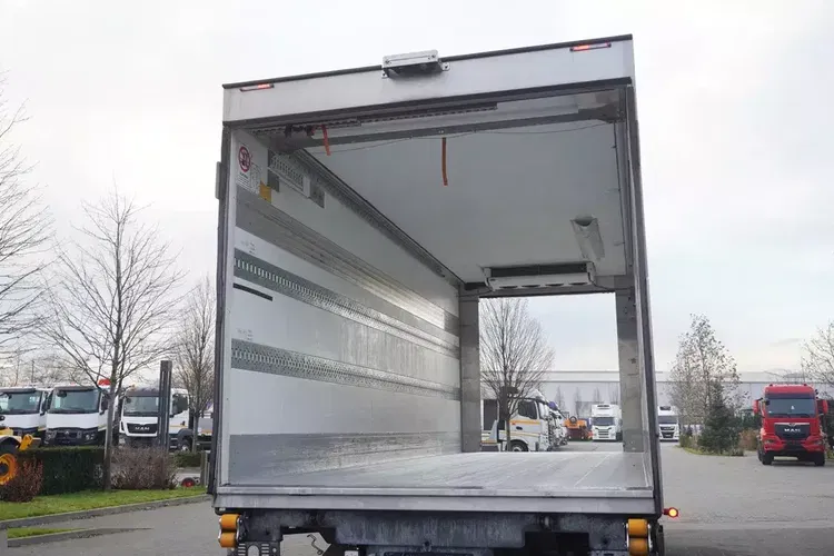 Inny Przyczepa chłodnia przejazdowa ROHR / Carrier Supra 850 / Winda Bär 2500 kg zdjęcie 14