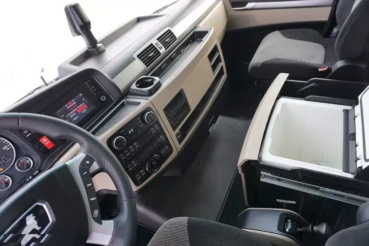 MAN TGX / 18.470 / ACC / EURO 6 / XXL / RETARDER zdjęcie 9