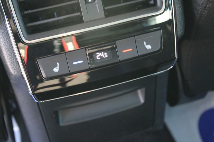 Skoda Superb Style DSG Kamera Gwarancja G.Fotele zdjęcie 15