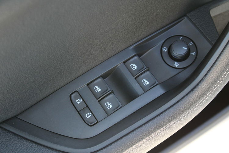 Skoda Superb Style DSG Kamera Gwarancja G.Fotele zdjęcie 19