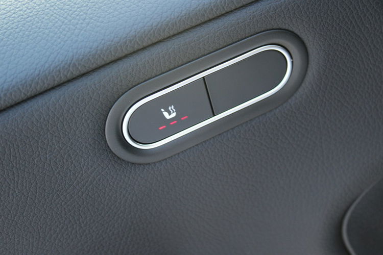 Mercedes CLA 200 Kamera Ambiente Gwarancja MAŁY PRZEBIEG zdjęcie 15