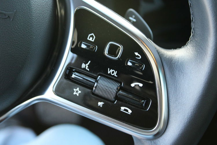 Mercedes CLA 200 Kamera Ambiente Gwarancja MAŁY PRZEBIEG zdjęcie 20