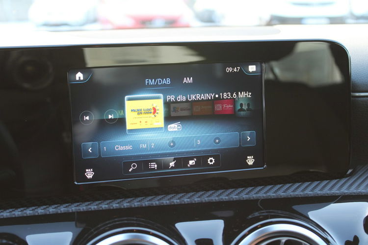 Mercedes CLA 200 Kamera Ambiente Gwarancja MAŁY PRZEBIEG zdjęcie 22