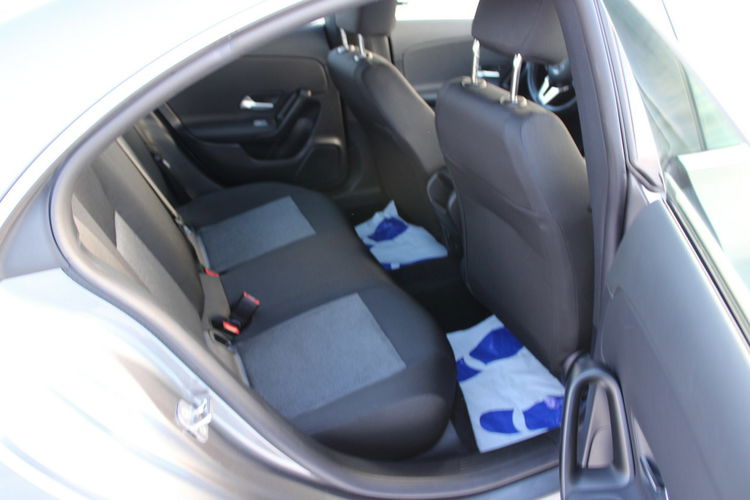 Mercedes CLA 200 Kamera Ambiente Gwarancja MAŁY PRZEBIEG zdjęcie 26