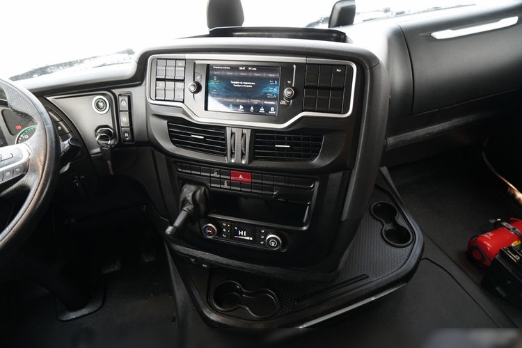 Iveco XWAY / 510 / RETARDER / KLIMA POSTOJOWA zdjęcie 31