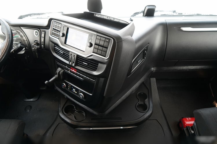 Iveco XWAY / 510 / RETARDER / KLIMA POSTOJOWA zdjęcie 32