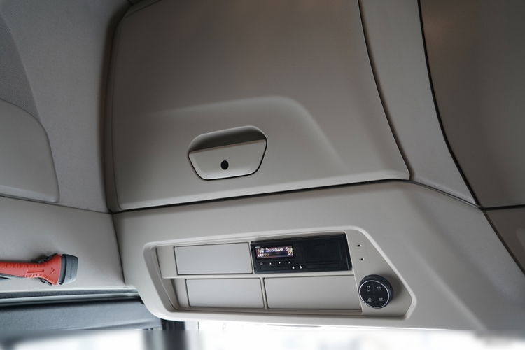 Iveco XWAY / 510 / RETARDER / KLIMA POSTOJOWA zdjęcie 34