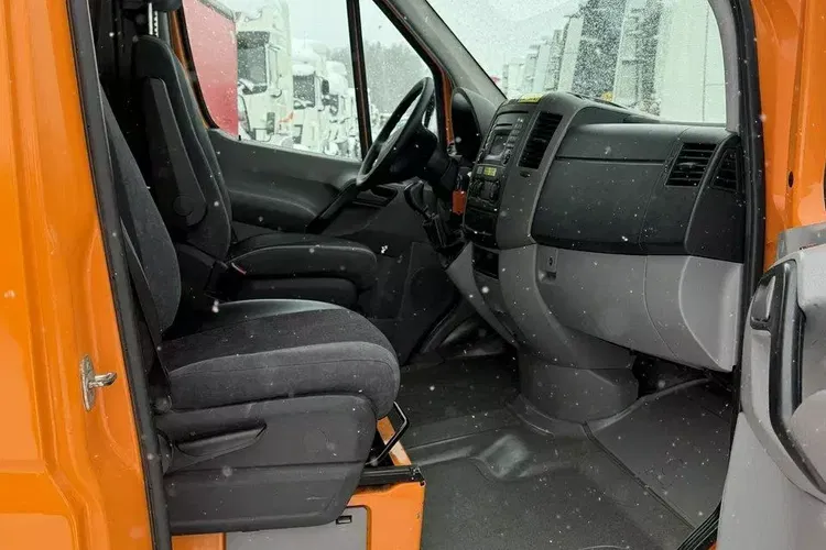 Mercedes Sprinter zdjęcie 16