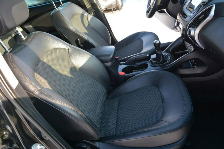 Hyundai ix35 Premium Keyless go Skóry Navi Kamera Parktronic Hak ASO z Niemiec zdjęcie 13