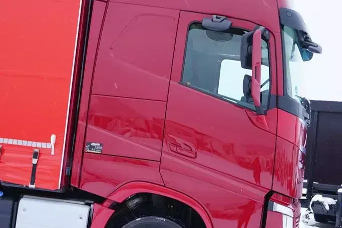 Volvo FH / 460 / EURO 6 / ZESTAW PRZESTRZENNY + WINDA / OŚ SKRĘTNA zdjęcie 27