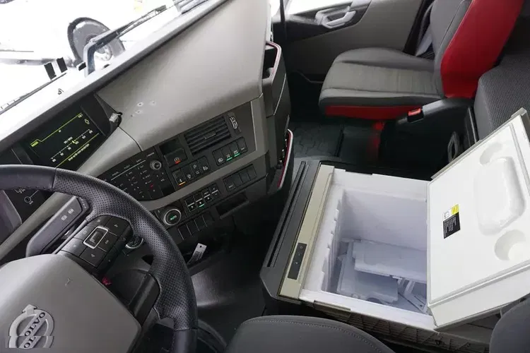 Volvo FH / 460 / EURO 6 / ZESTAW PRZESTRZENNY + WINDA / OŚ SKRĘTNA zdjęcie 9