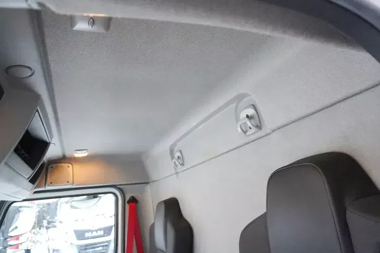 Renault D210 12T / Chłodnia Bitemperatura / 3 sztuki / 70 tys.km zdjęcie 18