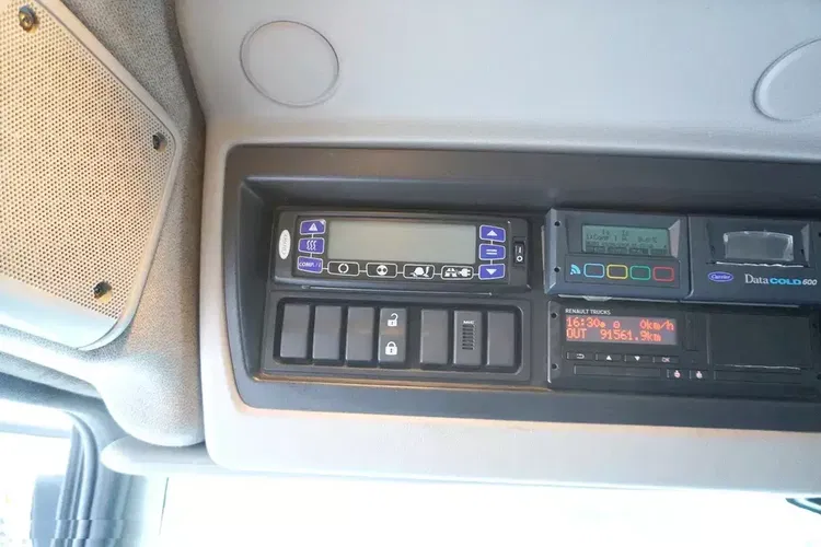 Renault D210 12T / Chłodnia Bitemperatura / 3 sztuki / 70 tys.km zdjęcie 21