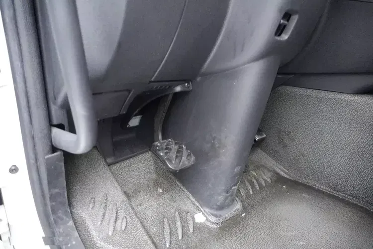 Renault D210 12T / Chłodnia Bitemperatura / 3 sztuki / 70 tys.km zdjęcie 23