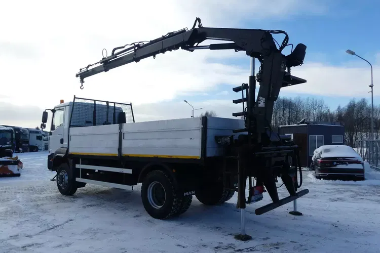 TGM 18.330 / 4x4 / MANUAL / HDS HIAB 122-2 DUO / zdjęcie 4