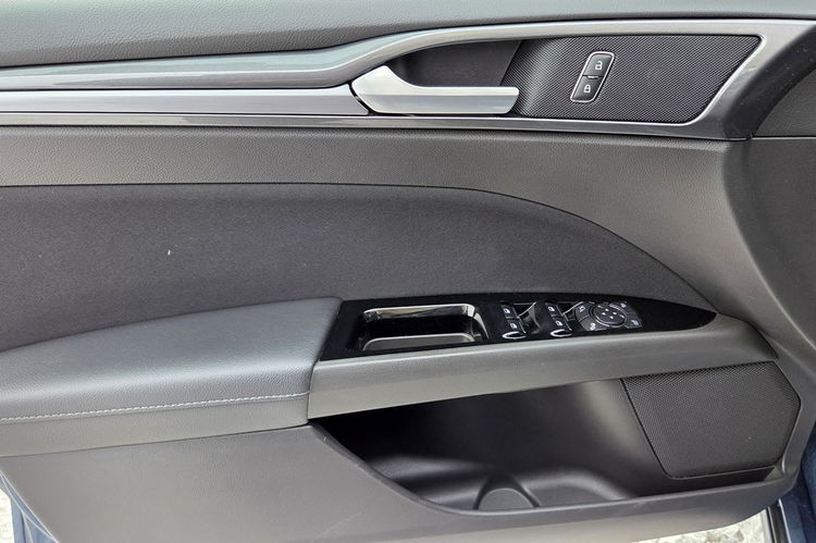 Ford Mondeo 2.0 Ecoblue , TITANIUM, NAWIGACJA, Kamera, Full LED, F.vat23%, zdjęcie 31