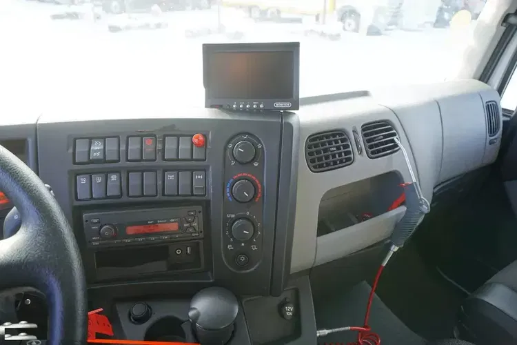 Renault D210 12T / Chłodnia Bitemperatura / 3 sztuki / 90 tys.km zdjęcie 15