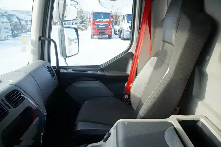 Renault D210 12T / Chłodnia Bitemperatura / 3 sztuki / 90 tys.km zdjęcie 16