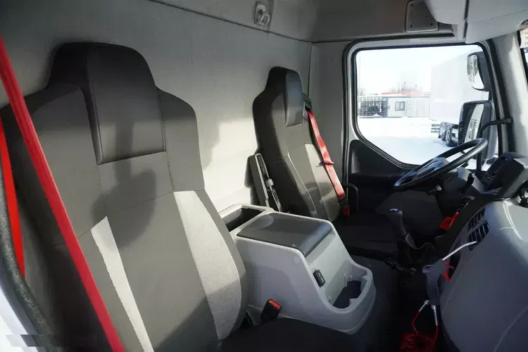 Renault D210 12T / Chłodnia Bitemperatura / 3 sztuki / 90 tys.km zdjęcie 19
