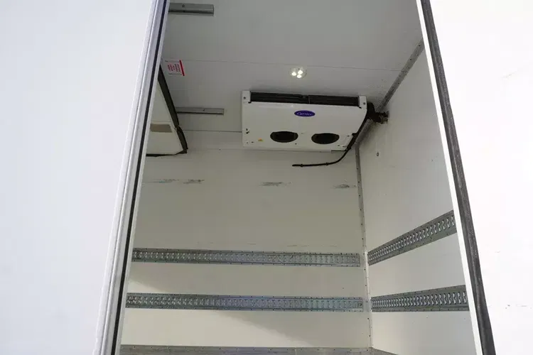 Renault D210 12T / Chłodnia Bitemperatura / 3 sztuki / 80 tys.km zdjęcie 10