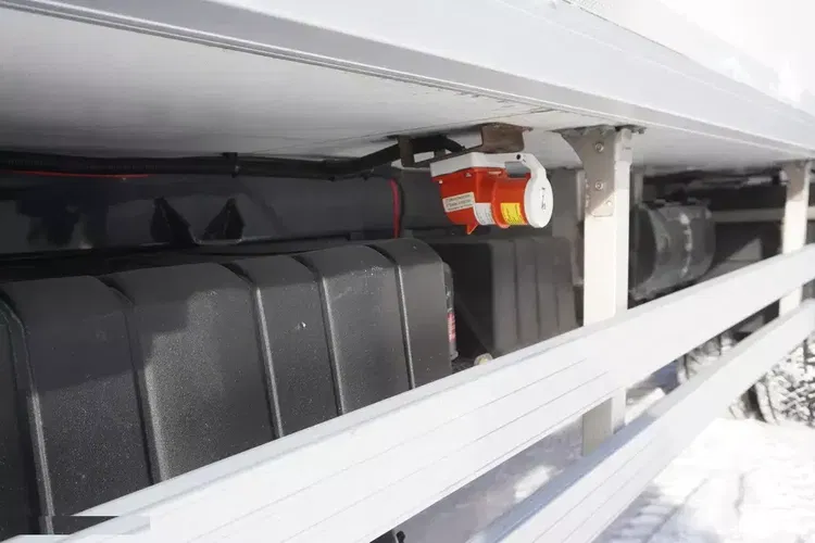 Renault D210 12T / Chłodnia Bitemperatura / 3 sztuki / 80 tys.km zdjęcie 14