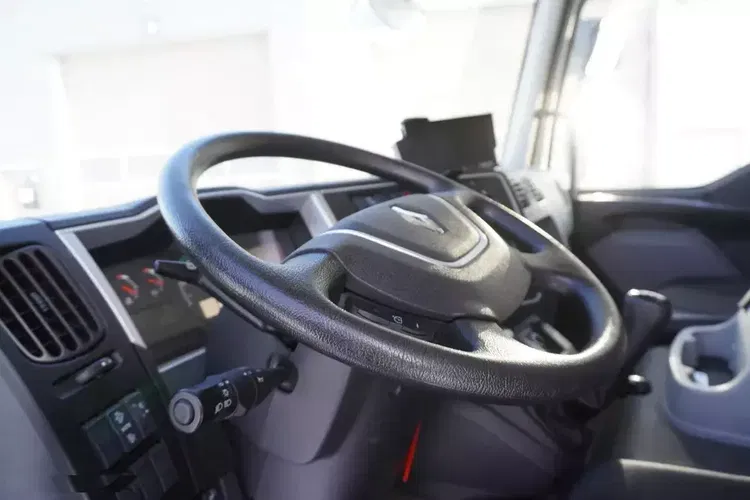 Renault D210 12T / Chłodnia Bitemperatura / 3 sztuki / 80 tys.km zdjęcie 15