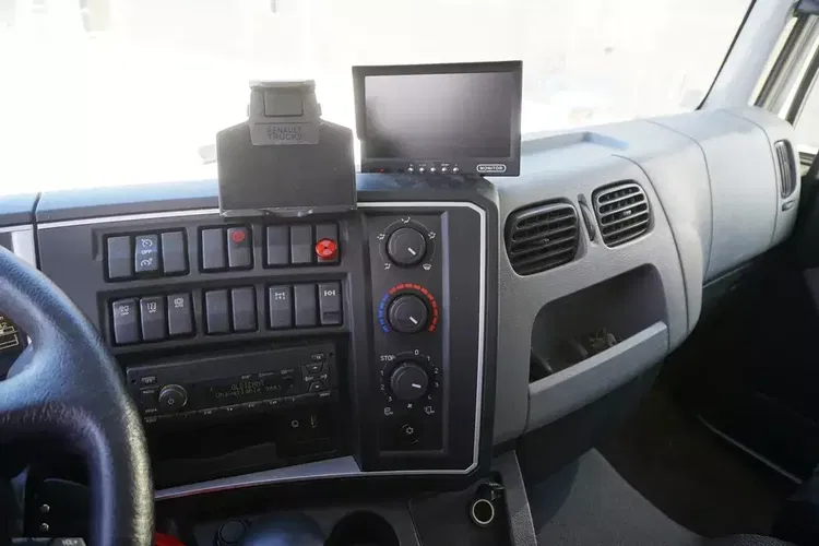 Renault D210 12T / Chłodnia Bitemperatura / 3 sztuki / 80 tys.km zdjęcie 16