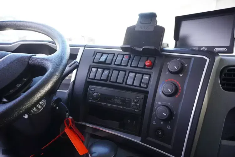 Renault D210 12T / Chłodnia Bitemperatura / 3 sztuki / 80 tys.km zdjęcie 20