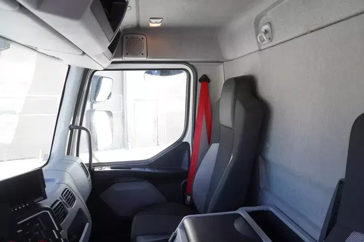 Renault D210 12T / Chłodnia Bitemperatura / 3 sztuki / 80 tys.km zdjęcie 21