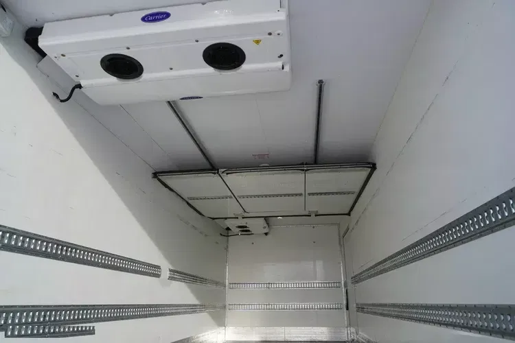 Renault D210 12T / Chłodnia Bitemperatura / 3 sztuki / 80 tys.km zdjęcie 8