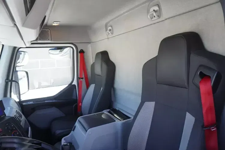 Renault D210 12T / Chłodnia Bitemperatura / 3 sztuki / 70 tys.km zdjęcie 20