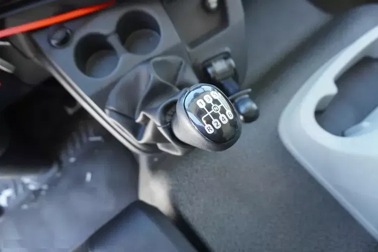 Renault D210 12T / Chłodnia Bitemperatura / 3 sztuki / 70 tys.km zdjęcie 23