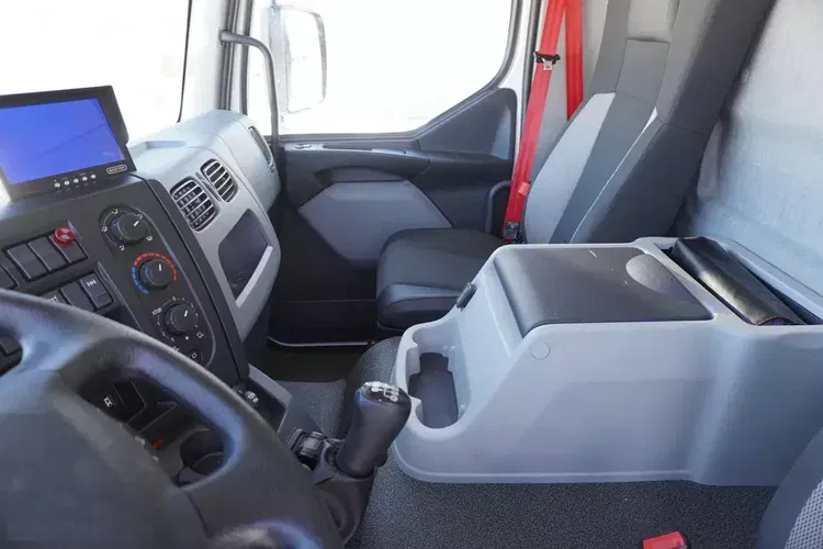 Renault D210 12T / Chłodnia Bitemperatura / 3 sztuki / 70 tys.km zdjęcie 24