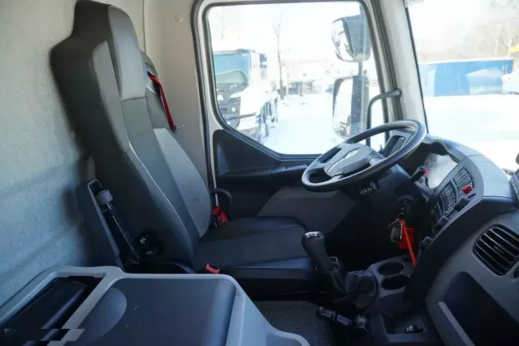 Renault D210 12T / Chłodnia Bitemperatura / 3 sztuki / 70 tys.km zdjęcie 26