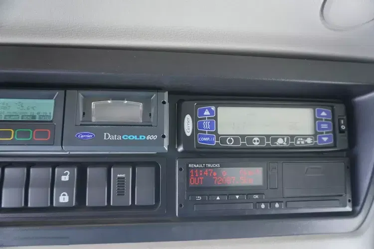 Renault D210 12T / Chłodnia Bitemperatura / 3 sztuki / 70 tys.km zdjęcie 29