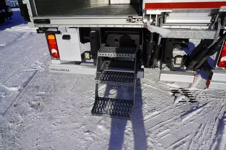 Renault D210 12T / Chłodnia Bitemperatura / 3 sztuki / 70 tys.km zdjęcie 8