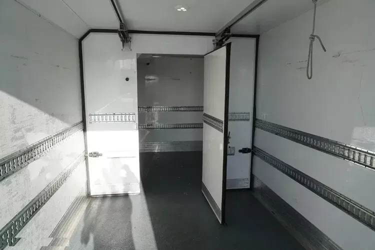 Renault D210 12T / Chłodnia Bitemperatura / 3 sztuki / 70 tys.km zdjęcie 9