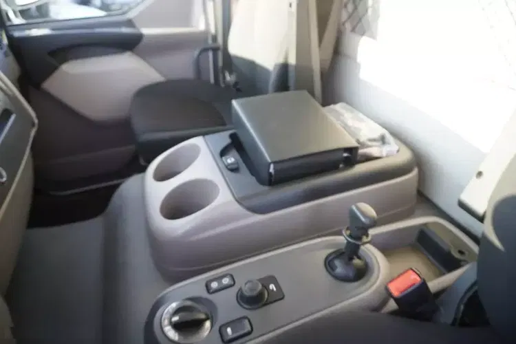 DAF LF 12.210 kontener 18 palet z windą / 50 tys.km /2024 zdjęcie 16