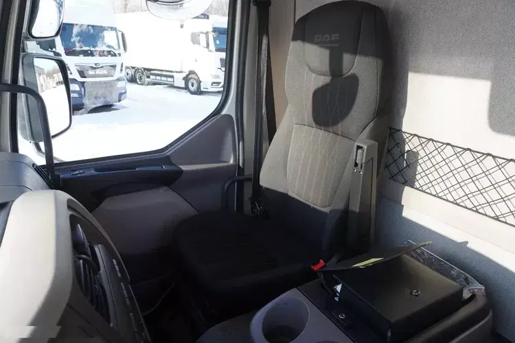 DAF LF 12.210 kontener 18 palet z windą / 50 tys.km /2024 zdjęcie 18