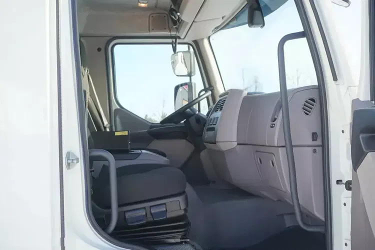 DAF LF 12.210 kontener 18 palet z windą / 50 tys.km /2024 zdjęcie 23