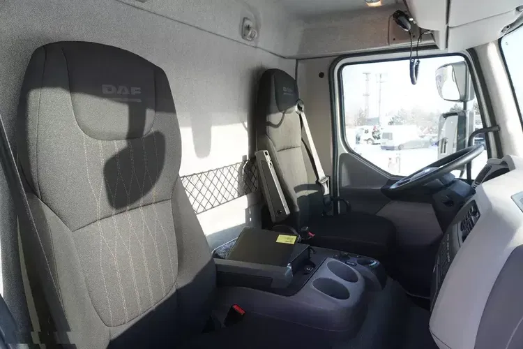 DAF LF 12.210 kontener 18 palet z windą / 50 tys.km /2024 zdjęcie 25