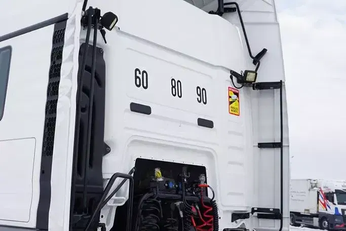 MAN TGS / 18.400 / EURO 6 / ACC / MAŁY PRZEBIEG zdjęcie 39