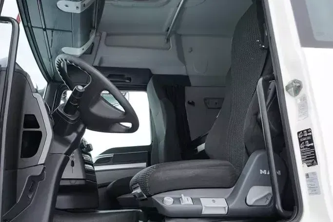MAN TGS / 18.400 / EURO 6 / ACC / MAŁY PRZEBIEG zdjęcie 7