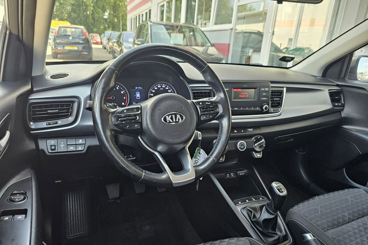 Kia Rio model 2018, grzana kierownica i fotele, asystent pasa, radar zdjęcie 17